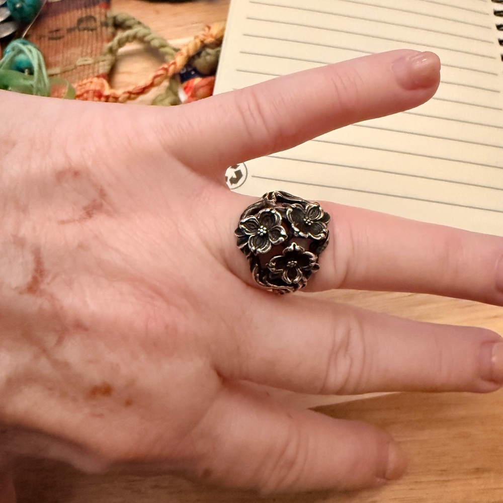 James Avery dogwood ring